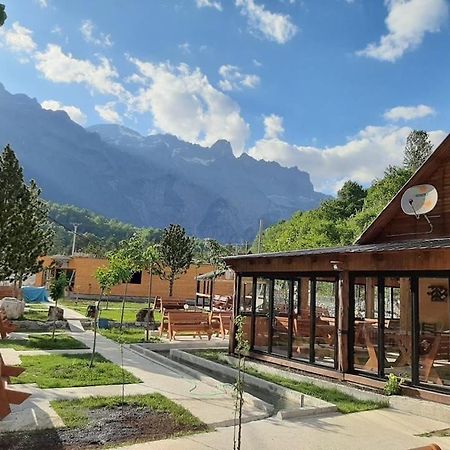 Hotel Jezerca Theth Bagian luar foto