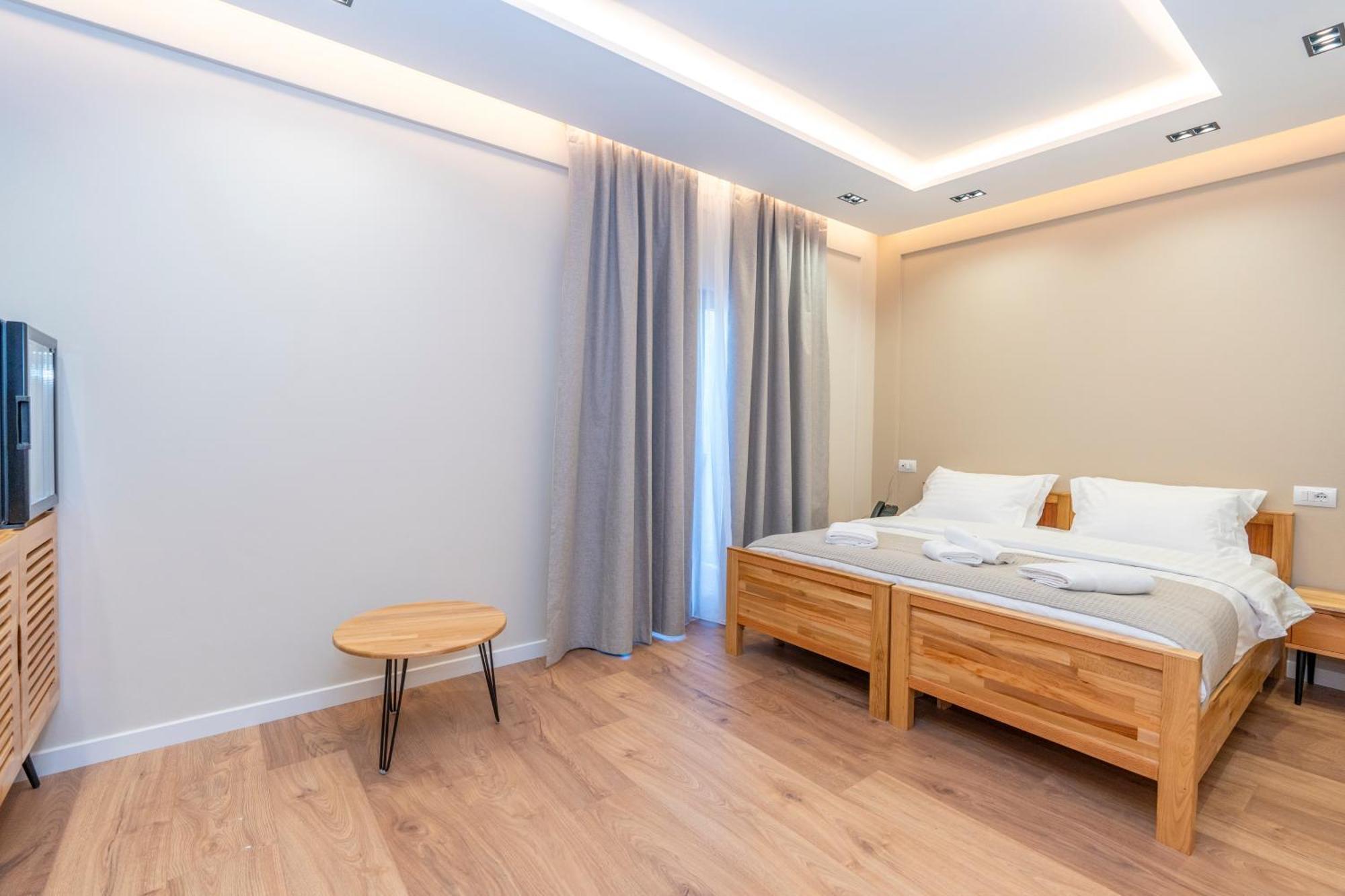 Hotel Jezerca Theth Bagian luar foto