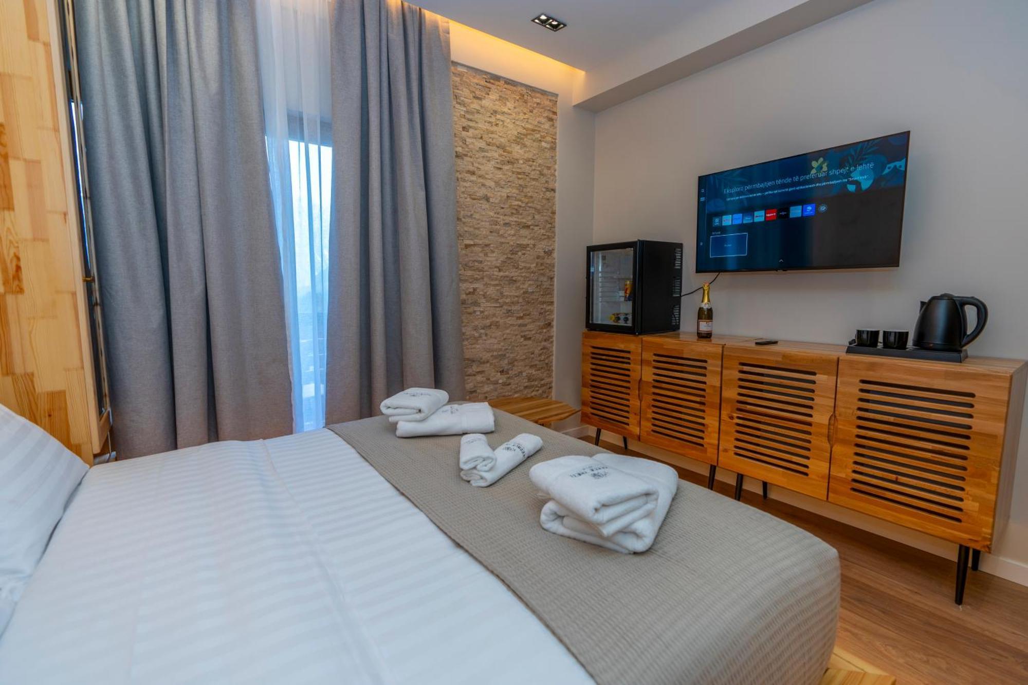 Hotel Jezerca Theth Bagian luar foto