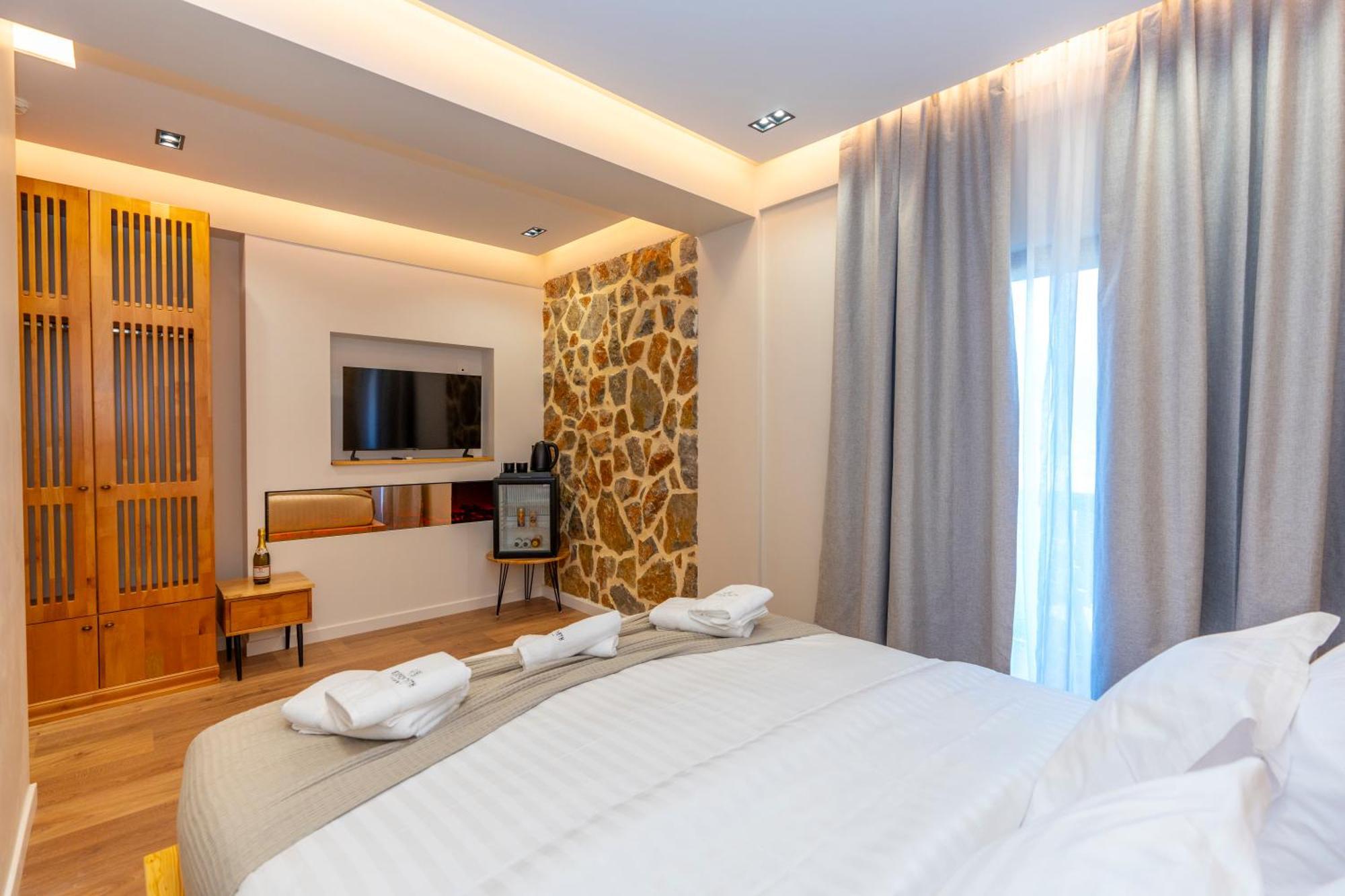 Hotel Jezerca Theth Bagian luar foto