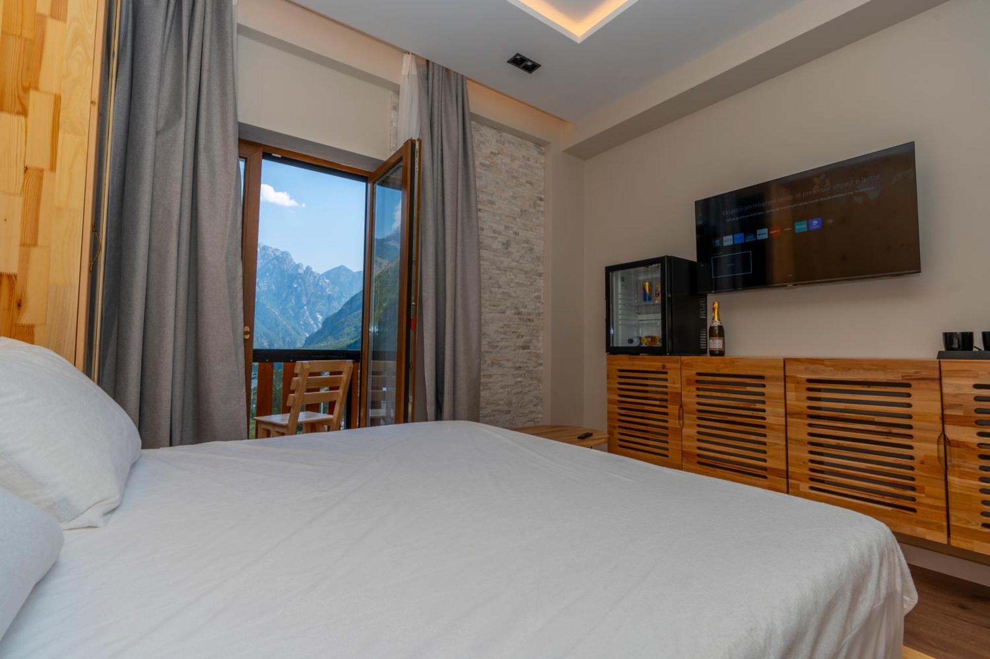 Hotel Jezerca Theth Bagian luar foto