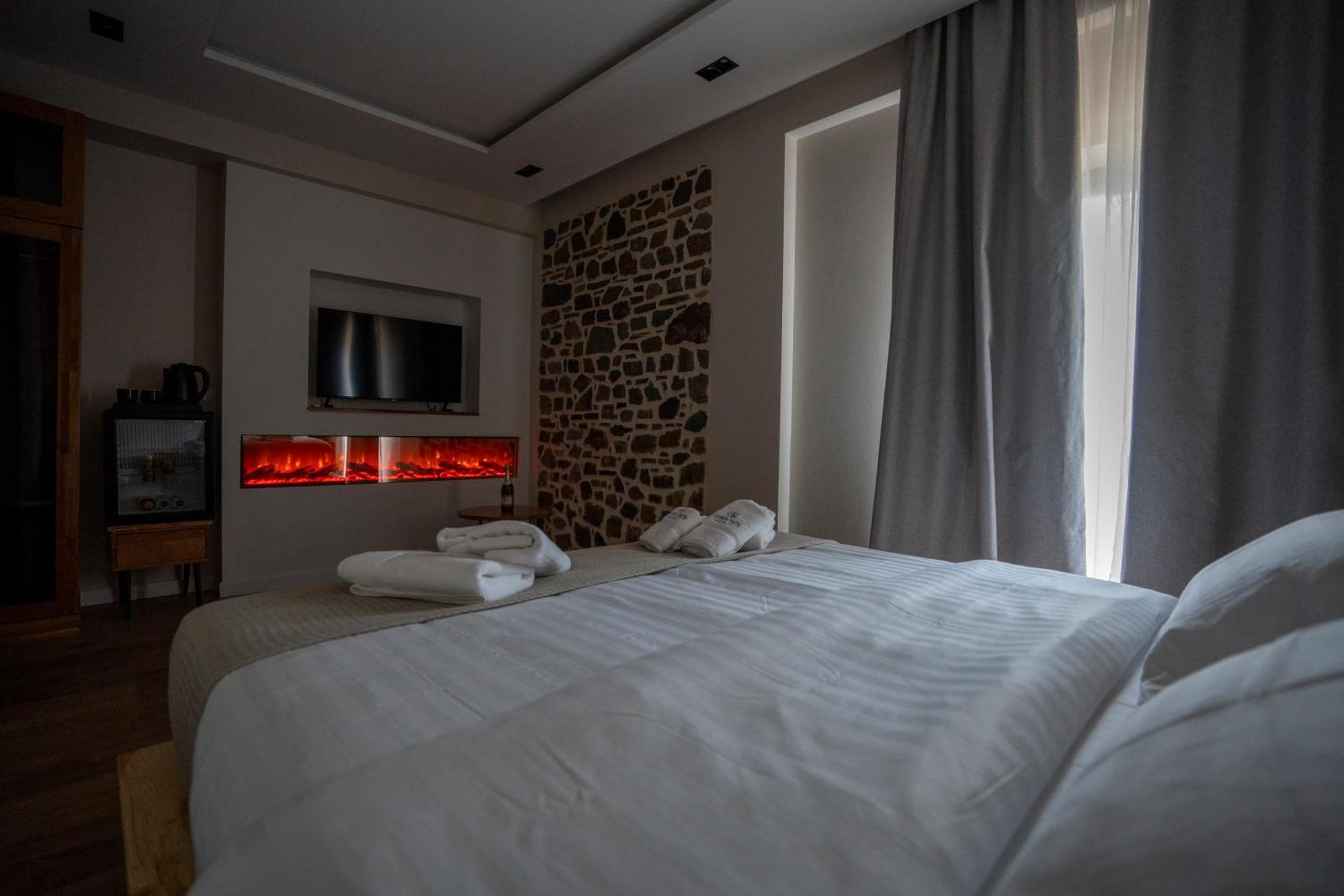 Hotel Jezerca Theth Bagian luar foto