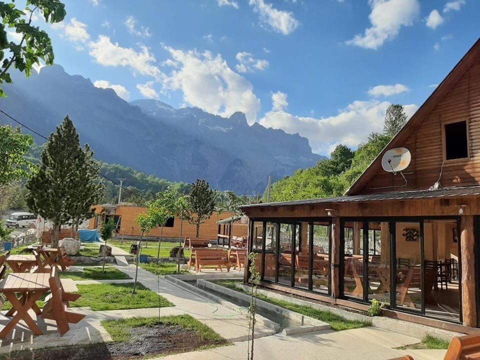 Hotel Jezerca Theth Bagian luar foto
